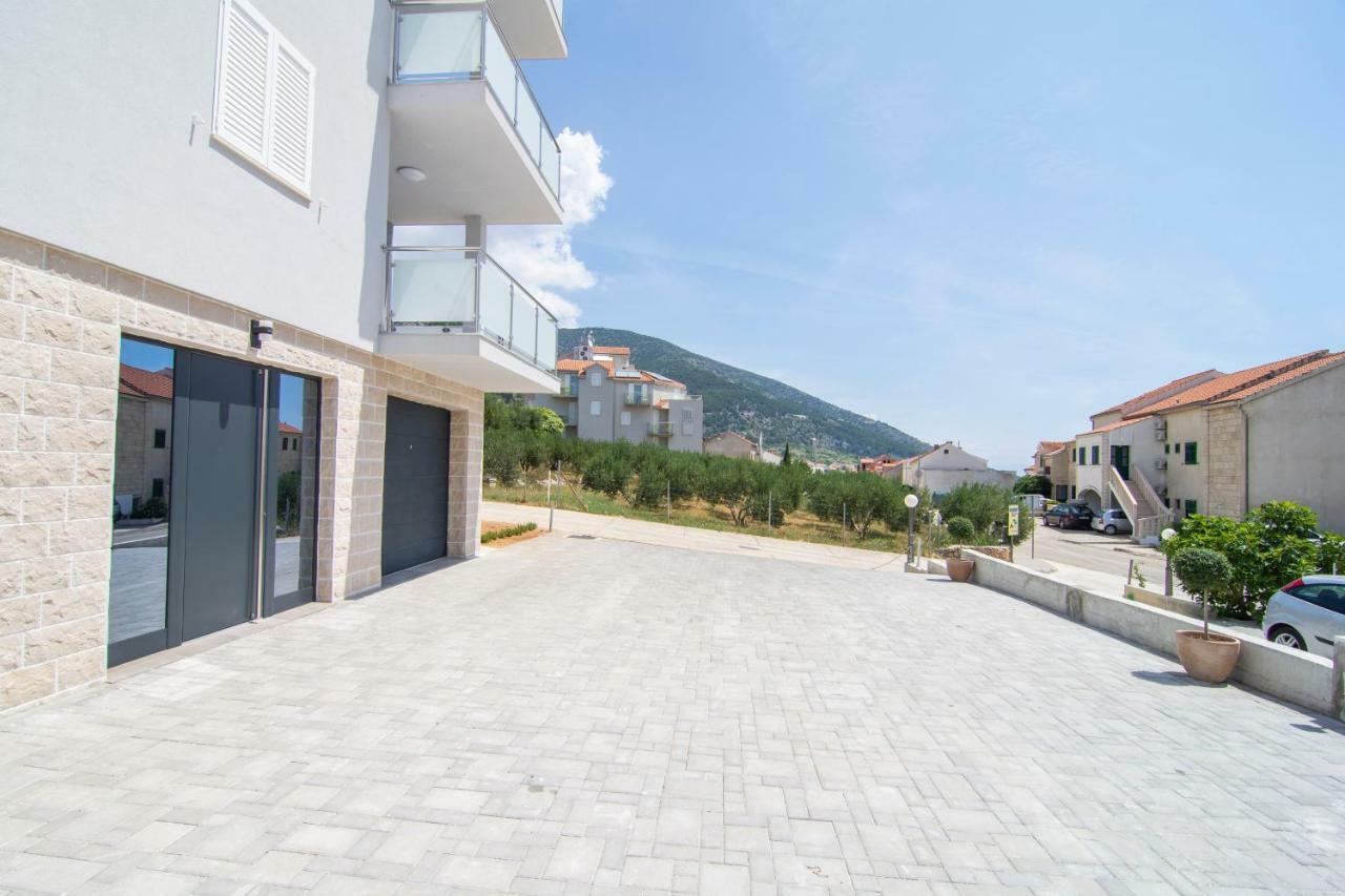 Apartments Sara 2 Bol Exterior photo