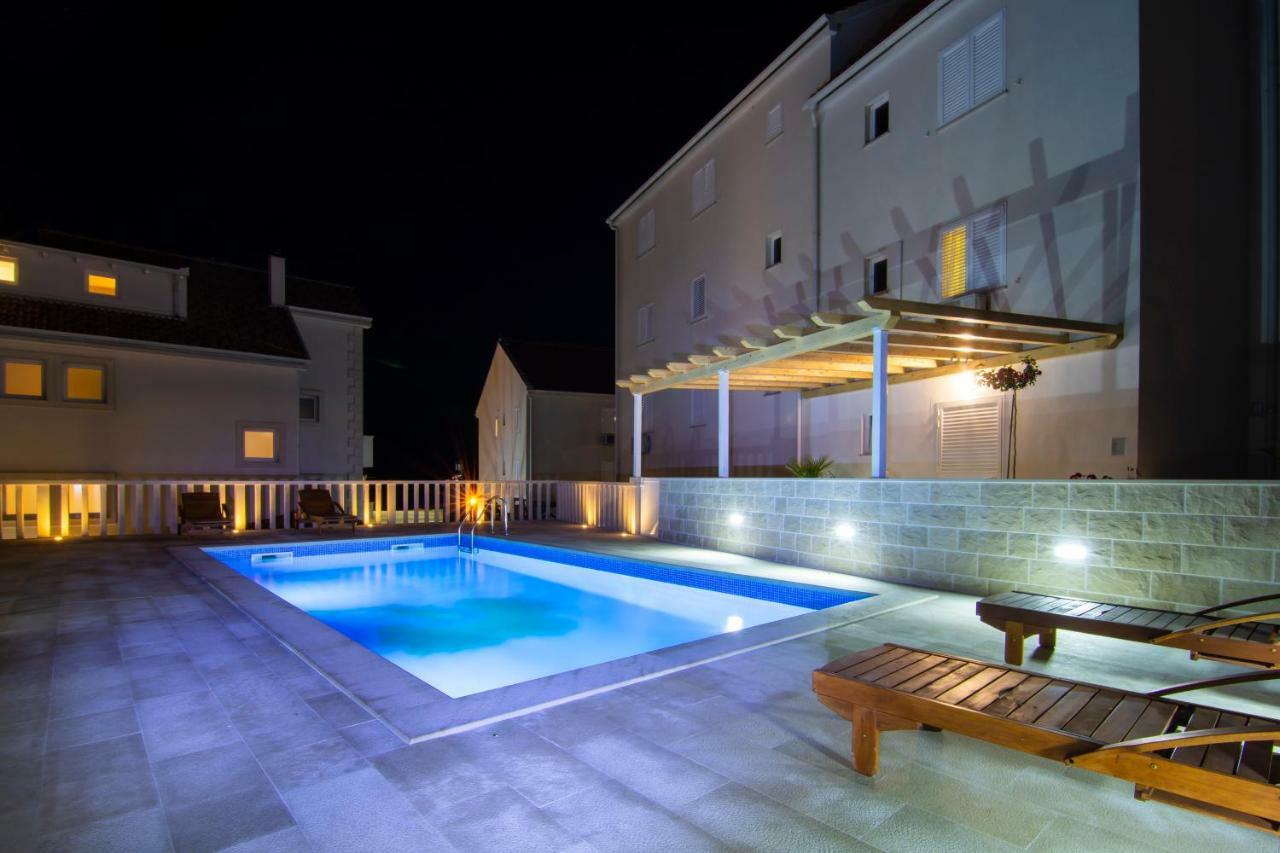 Apartments Sara 2 Bol Exterior photo