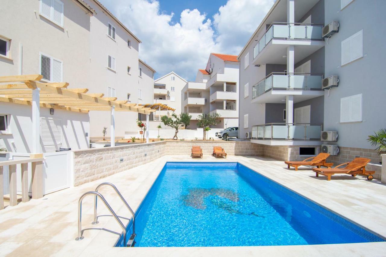Apartments Sara 2 Bol Exterior photo